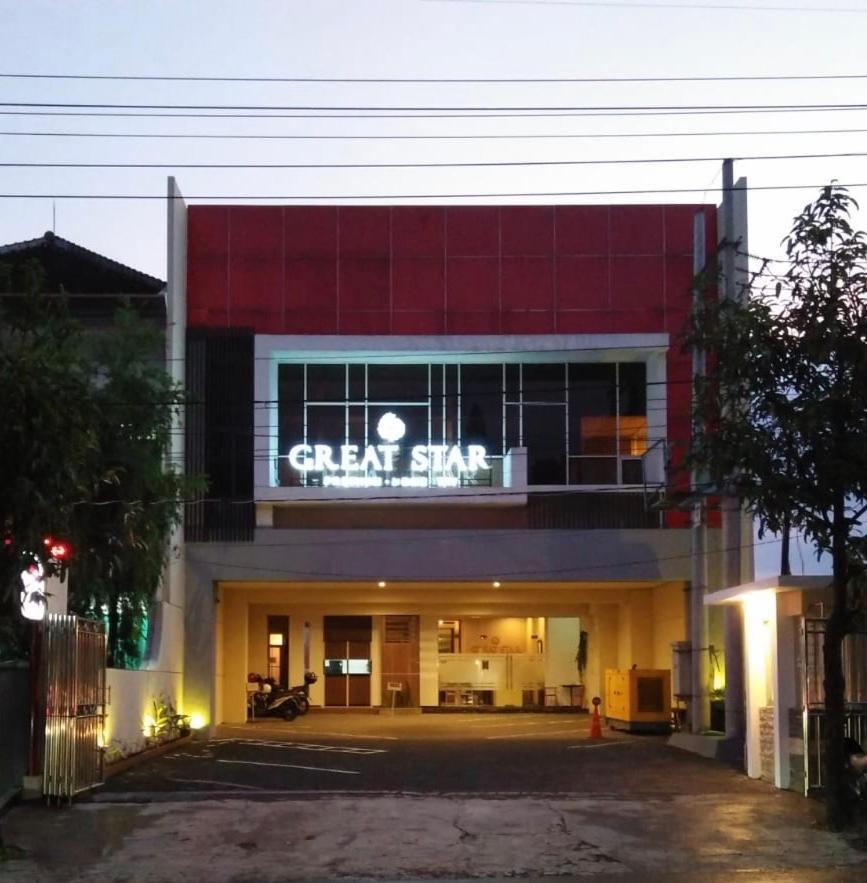 Great Star Hotel Ngadipuro Exterior photo