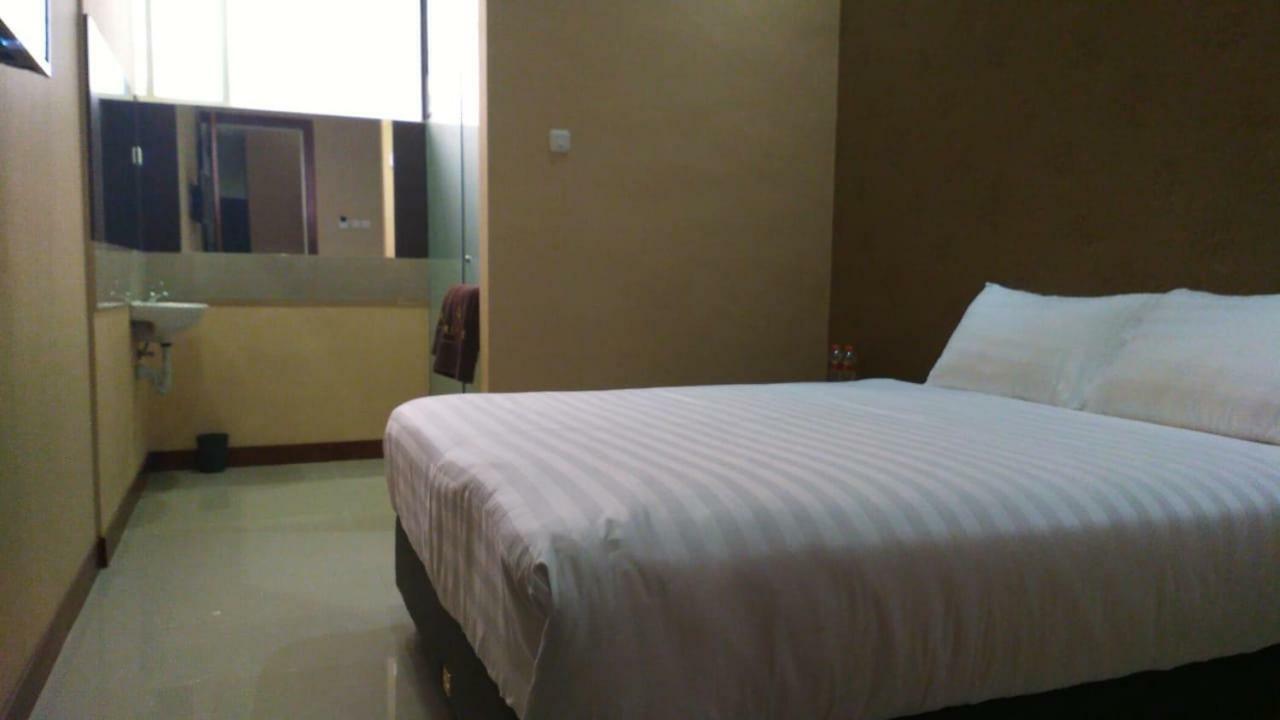 Great Star Hotel Ngadipuro Exterior photo